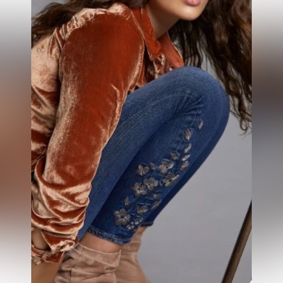 Driftwood Jackie High Rise
Skinny Jeans - Metallic Embroidered Denim  | 27 - Picture 11 of 11